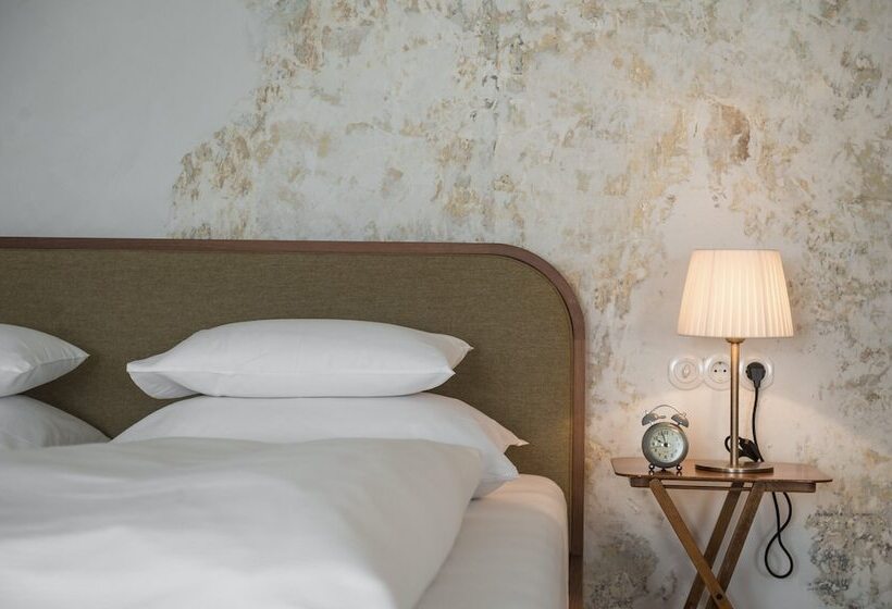 Bed and Breakfast 1477 Reichhalter