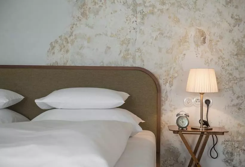 ベッドアンドブレックファースト 1477 Reichhalter