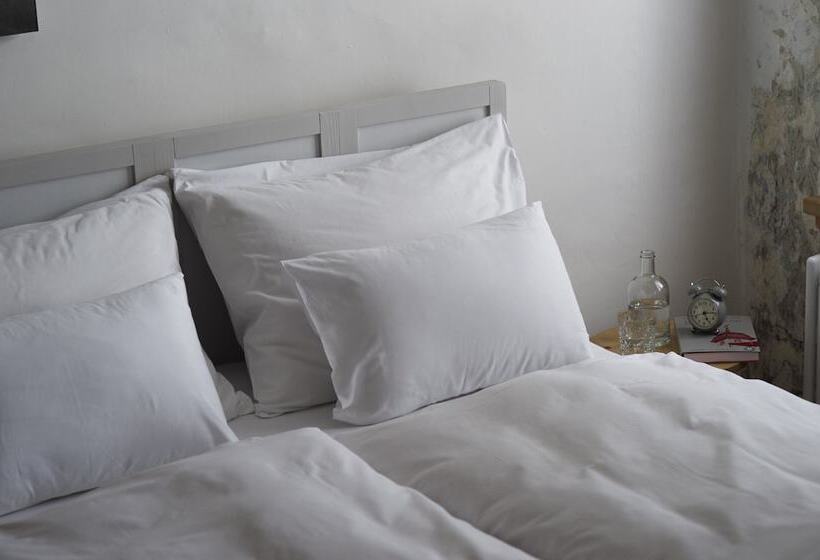 Bed and Breakfast 1477 Reichhalter