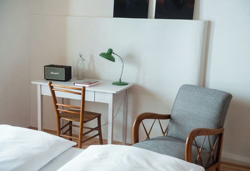 Bed and Breakfast 1477 Reichhalter