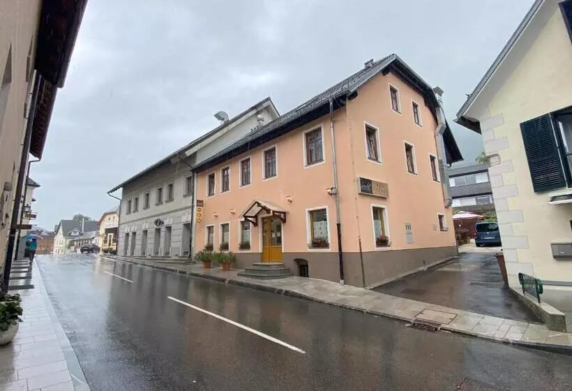 Aamiaismajoitus (B&B) Gostisce Sovdat