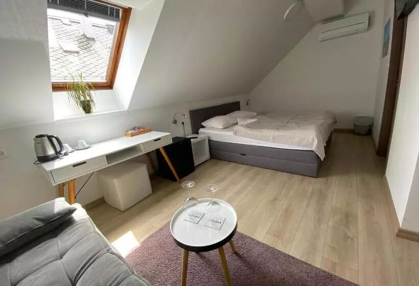 Aamiaismajoitus (B&B) Gostisce Sovdat