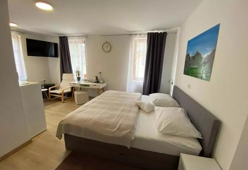 Aamiaismajoitus (B&B) Gostisce Sovdat