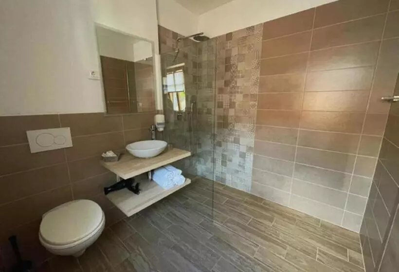 Aamiaismajoitus (B&B) Gostisce Sovdat