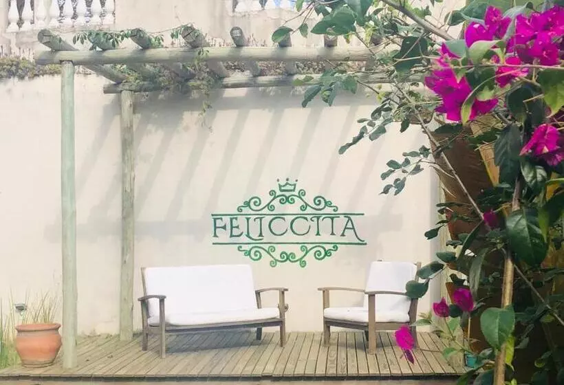 ペンション Feliccità Pousada