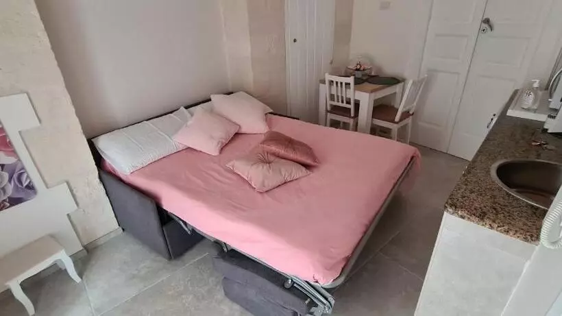 Aamiaismajoitus (B&B) Casa Deky