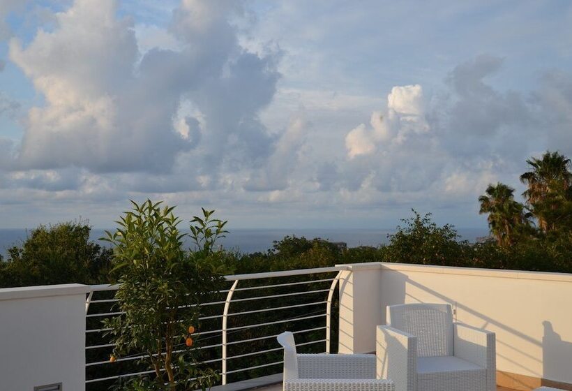 ベッドアンドブレックファースト Centurio Luxury Rooms