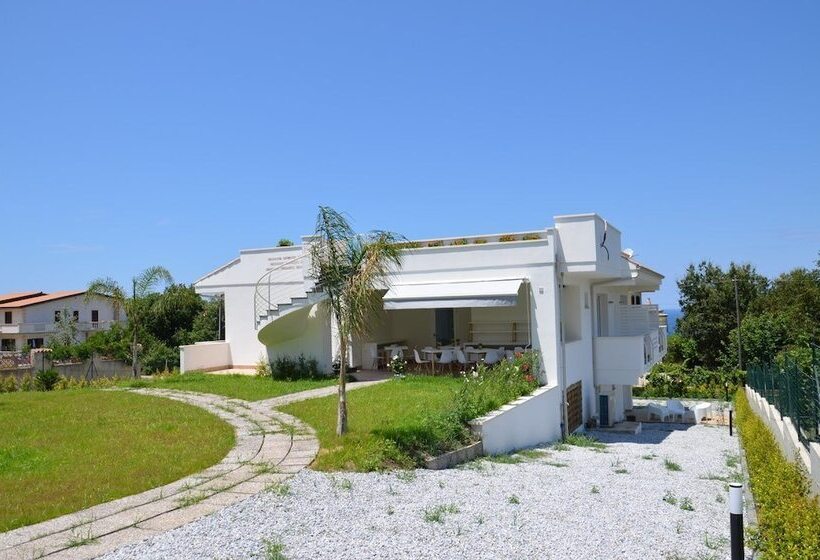 ベッドアンドブレックファースト Centurio Luxury Rooms