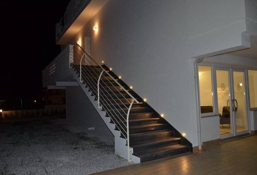 ベッドアンドブレックファースト Centurio Luxury Rooms