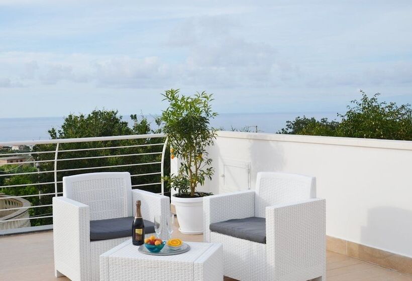 ベッドアンドブレックファースト Centurio Luxury Rooms