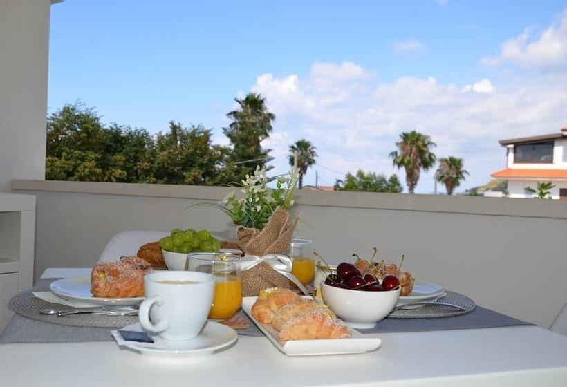 ベッドアンドブレックファースト Centurio Luxury Rooms