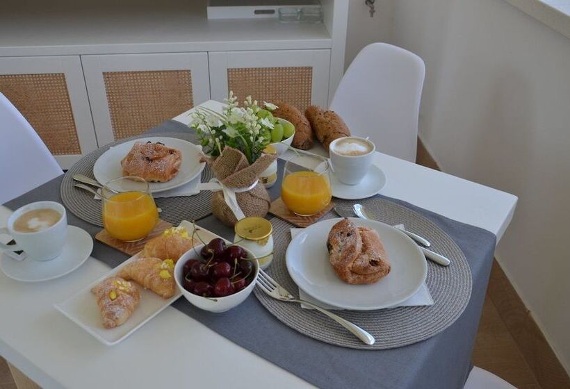 ベッドアンドブレックファースト Centurio Luxury Rooms