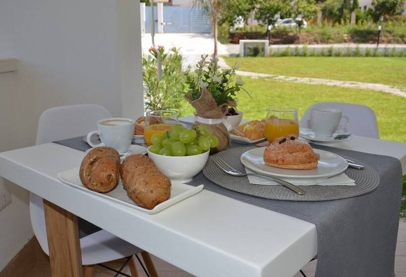 ベッドアンドブレックファースト Centurio Luxury Rooms