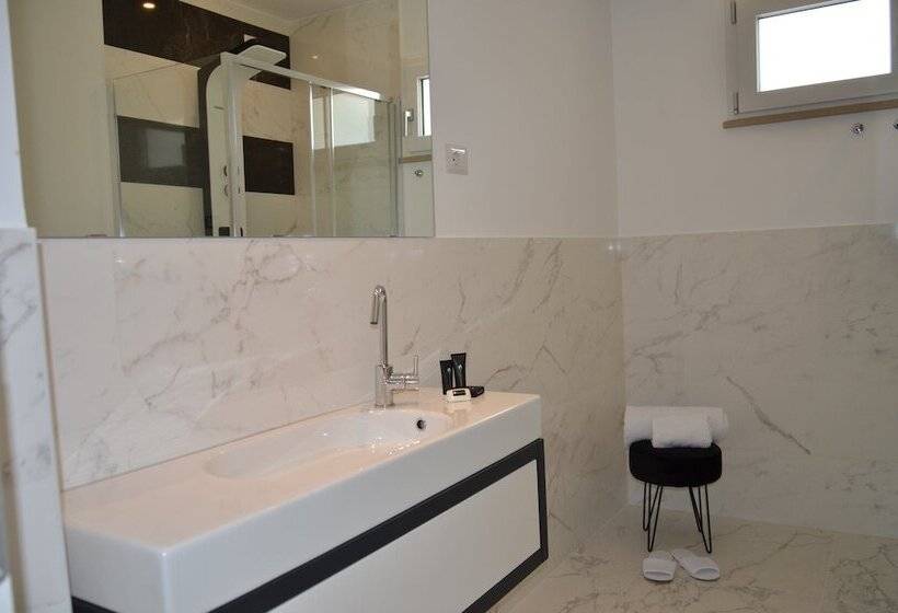 ベッドアンドブレックファースト Centurio Luxury Rooms