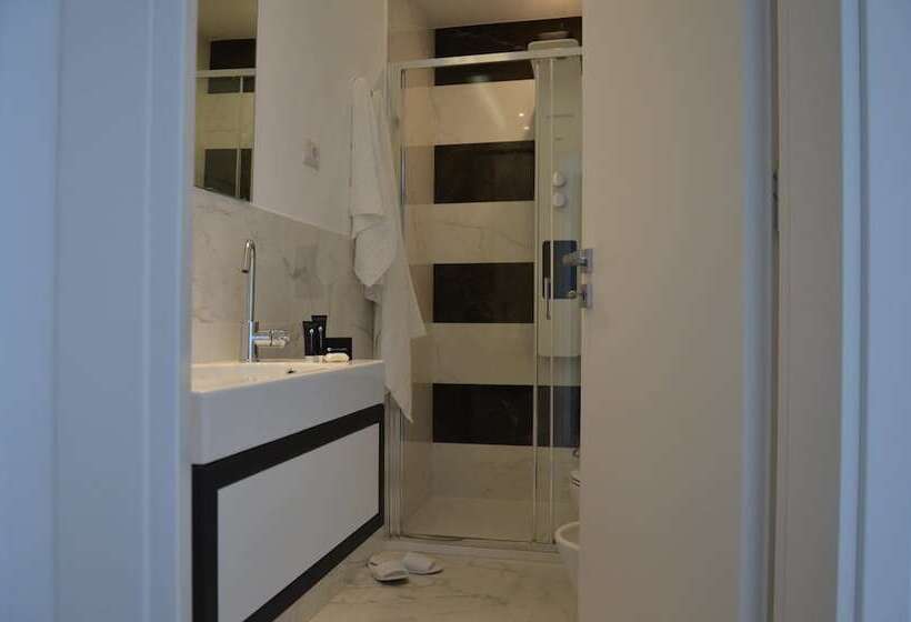 ベッドアンドブレックファースト Centurio Luxury Rooms