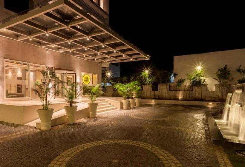 Lemon Tree Hotel Lucknow