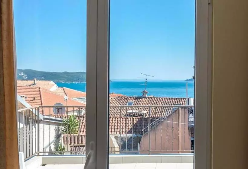 پانسیون City Center Apartment