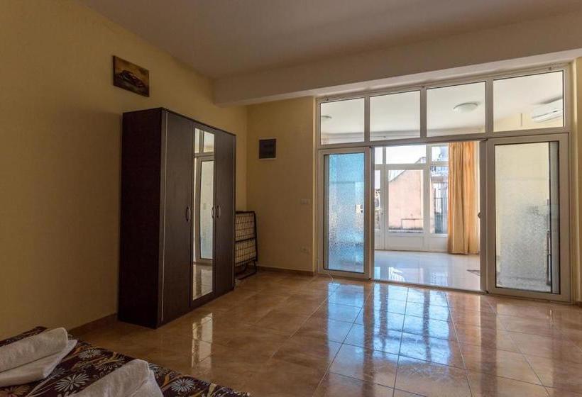 پانسیون City Center Apartment