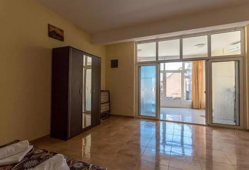 پانسیون City Center Apartment