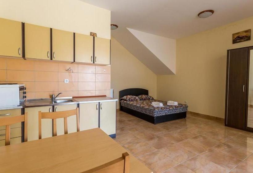 پانسیون City Center Apartment