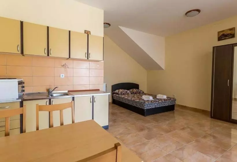پانسیون City Center Apartment