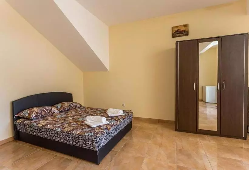 پانسیون City Center Apartment
