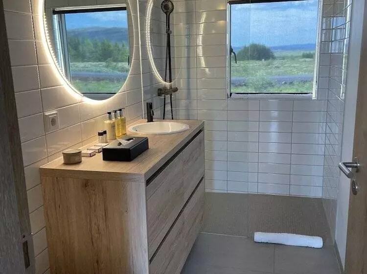پانسیون Kerbyggd: Luxury House And Cottage In Golden Circle