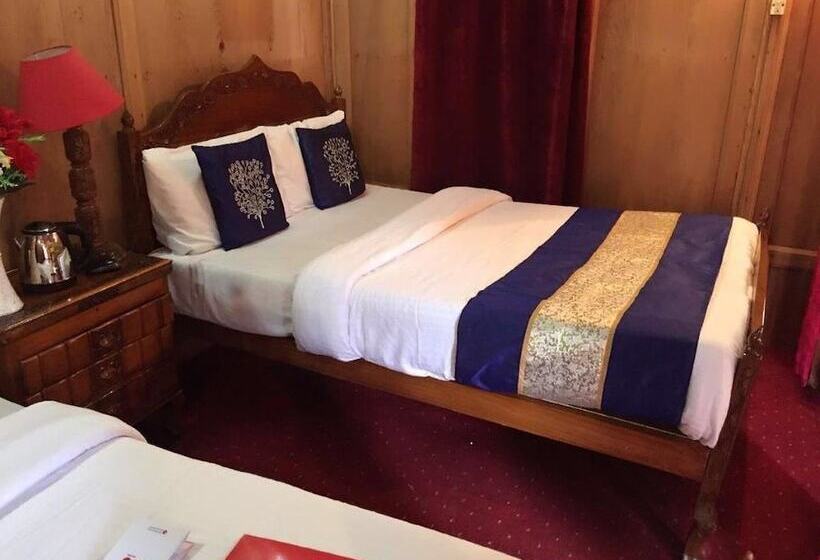 Hotell Houseboat Lake Thao