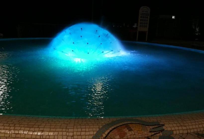 בית מלון כפרי Tivoli