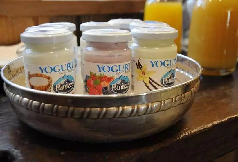 Majatalo L'abri Des Amis