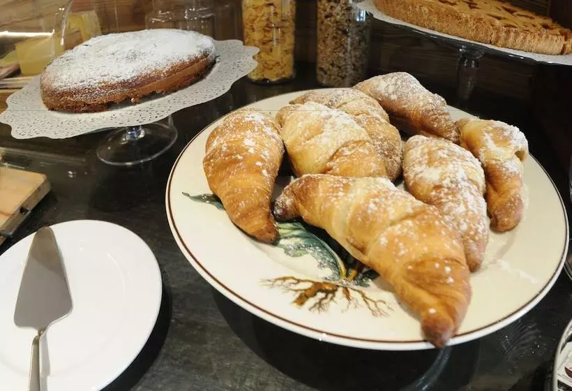 Majatalo L'abri Des Amis