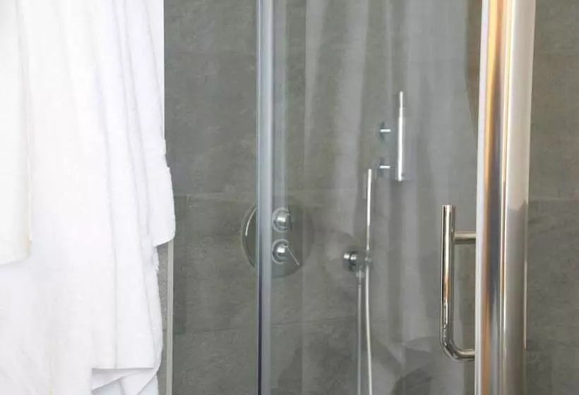 Majatalo L'abri Des Amis