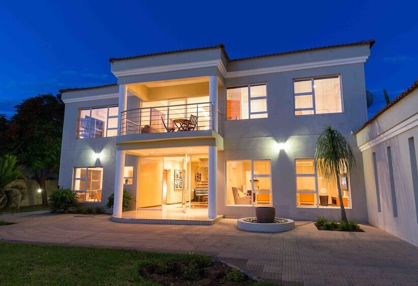 پانسیون The Studio Guest House