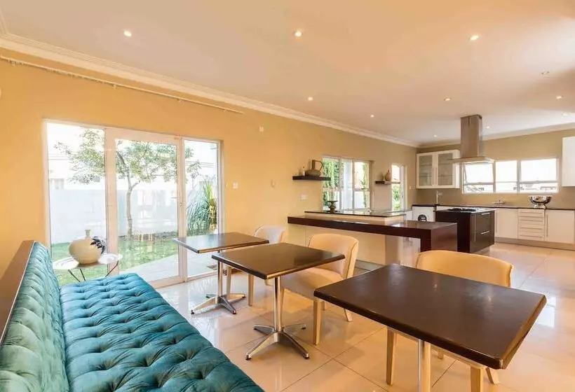 پانسیون The Studio Guest House