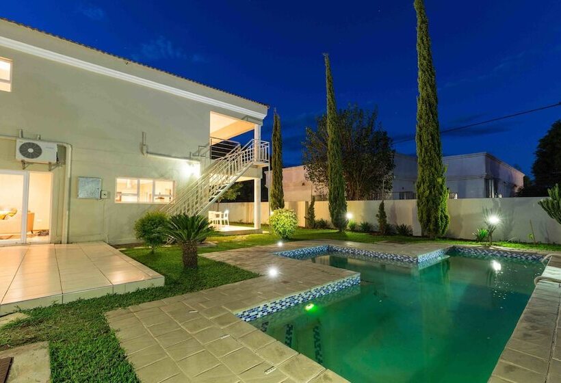 پانسیون The Studio Guest House