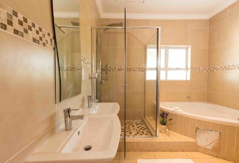 پانسیون The Studio Guest House