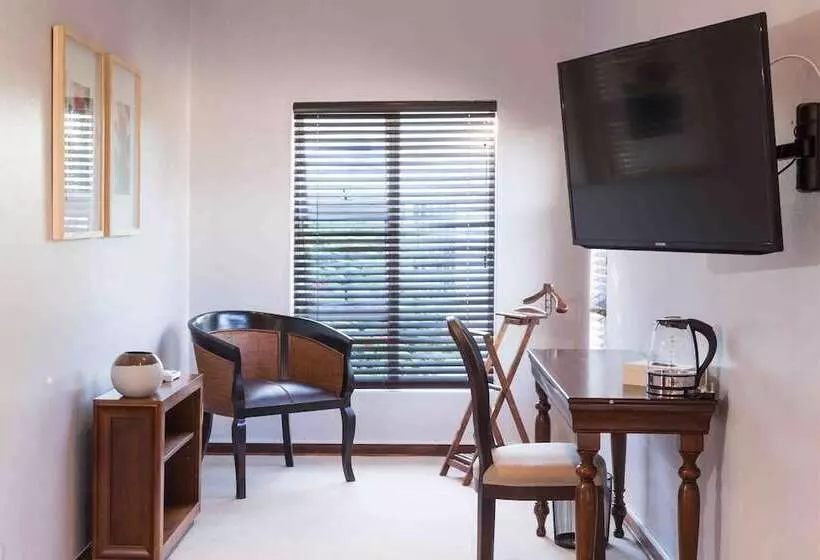 پانسیون The Studio Guest House