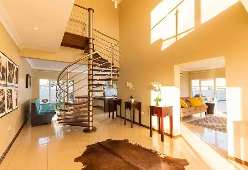 پانسیون The Studio Guest House