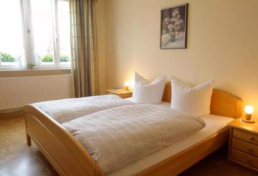 Retkeilymaja Gasthaus Weinstube Wehinger