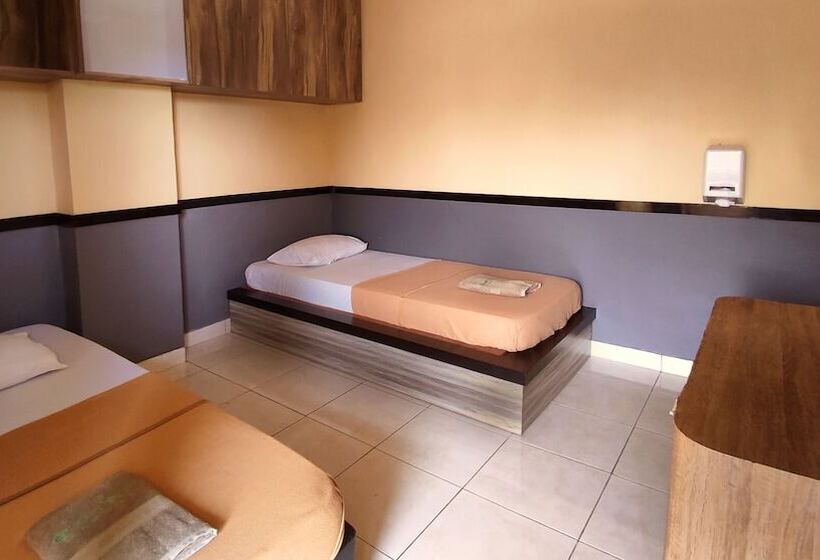 Albergue Omah Pelem Syariah