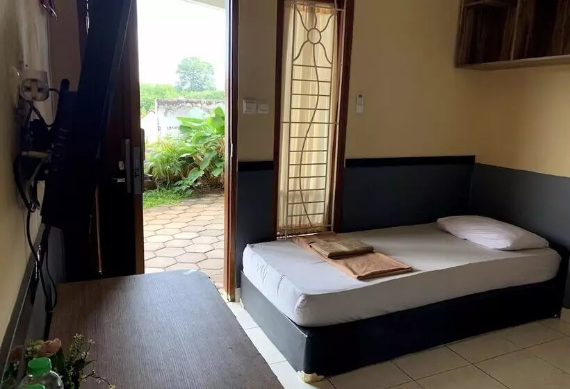 Retkeilymaja Omah Pelem Syariah