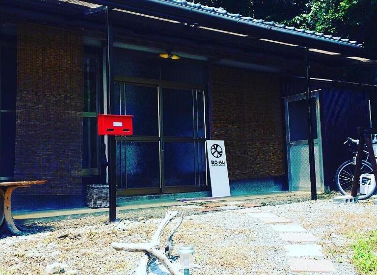 פנסיון Guest House Boku Hostel