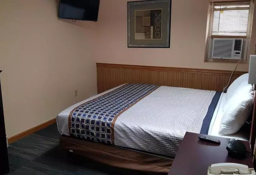 Greenway Motel