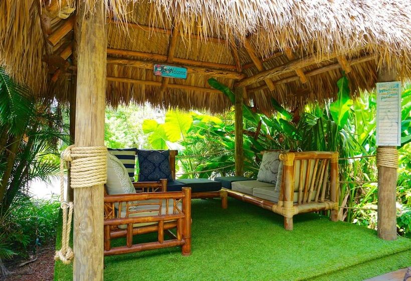 Riverside Apartments By The Beach