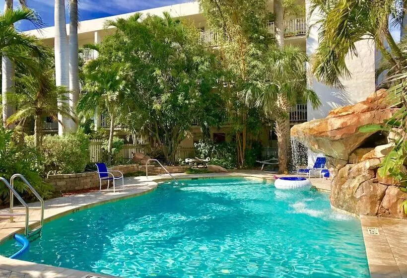 Riverside Apartments By The Beach