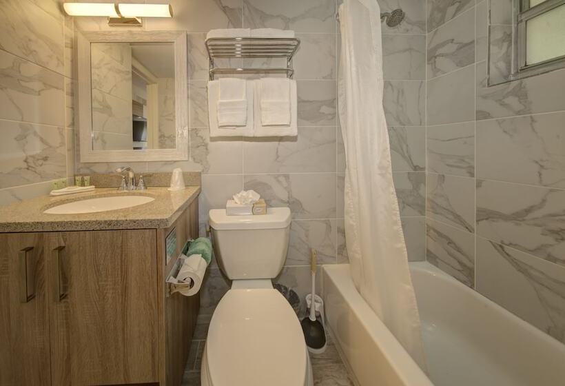 Riverside Apartments By The Beach