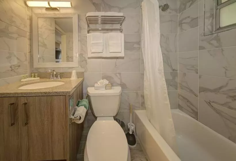 Riverside Apartments By The Beach