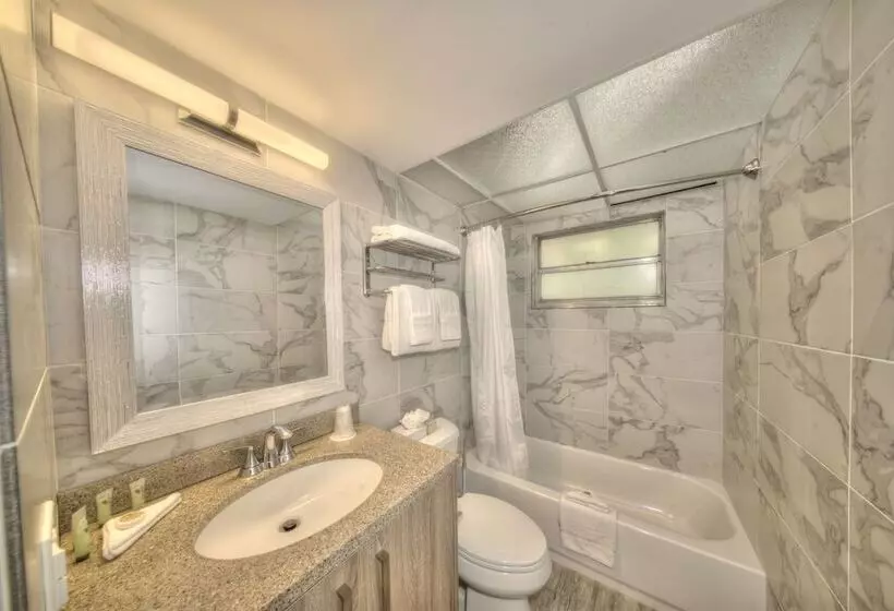 Riverside Apartments By The Beach