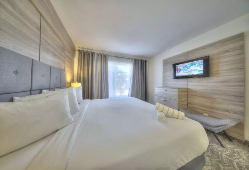 Riverside Apartments By The Beach