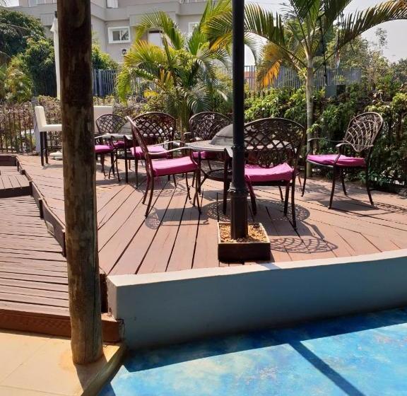 بنسيون Orquidea Guesthouse Spa & Restaurant